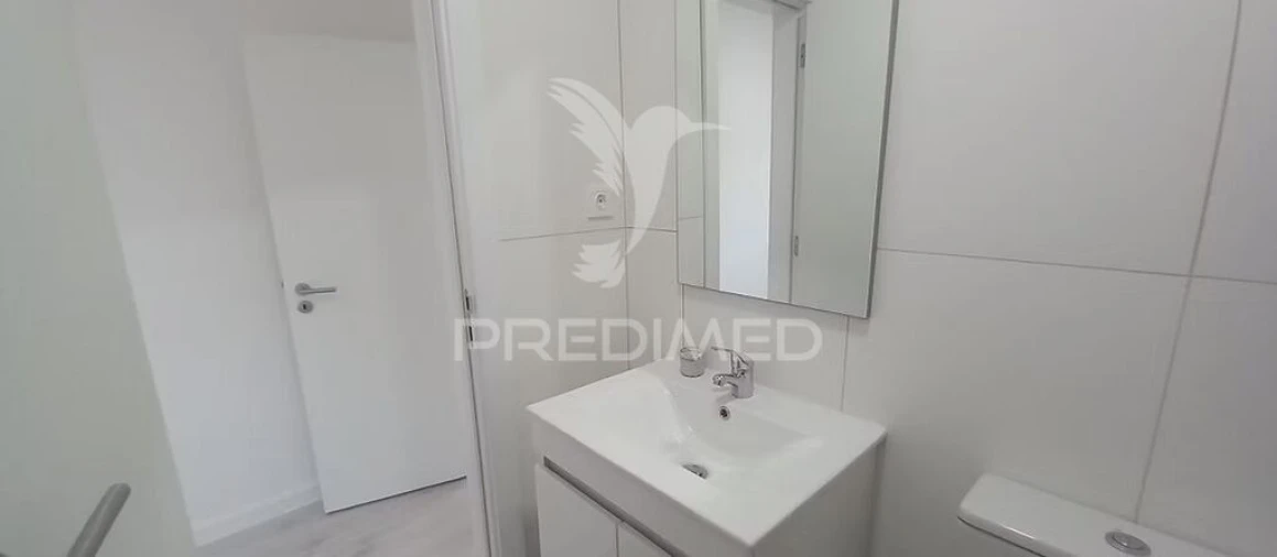 Apartamento T3 para Venda em Caparica e Trafaria Foto 9