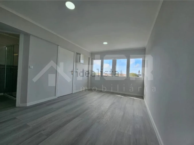 Apartamento T2 para Venda em Pontinha e Famões Foto 4