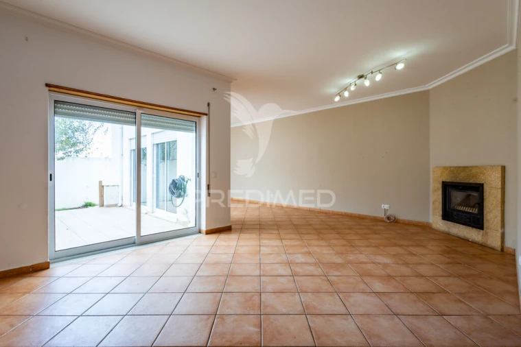 Moradia T4 para Venda em Bacelo e Senhora da Saúde Foto 2