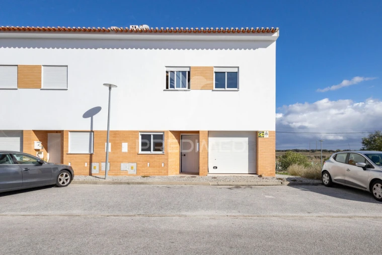 Moradia T4 para Venda em Bacelo e Senhora da Saúde Foto 1