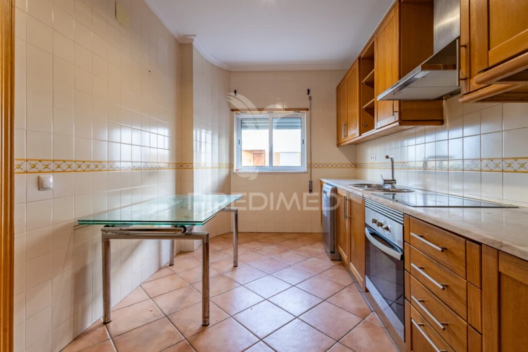 Moradia T4 para Venda em Bacelo e Senhora da Saúde Foto 9