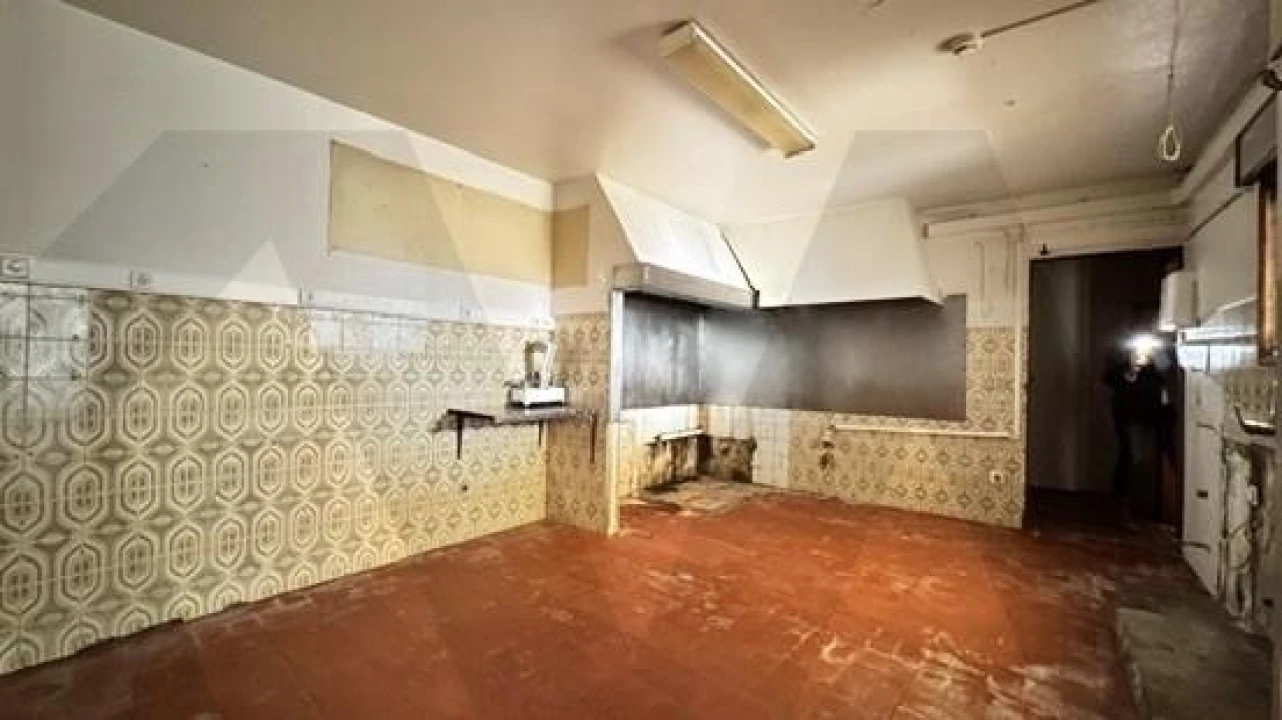 Prédio para Venda em Lavos Foto 36