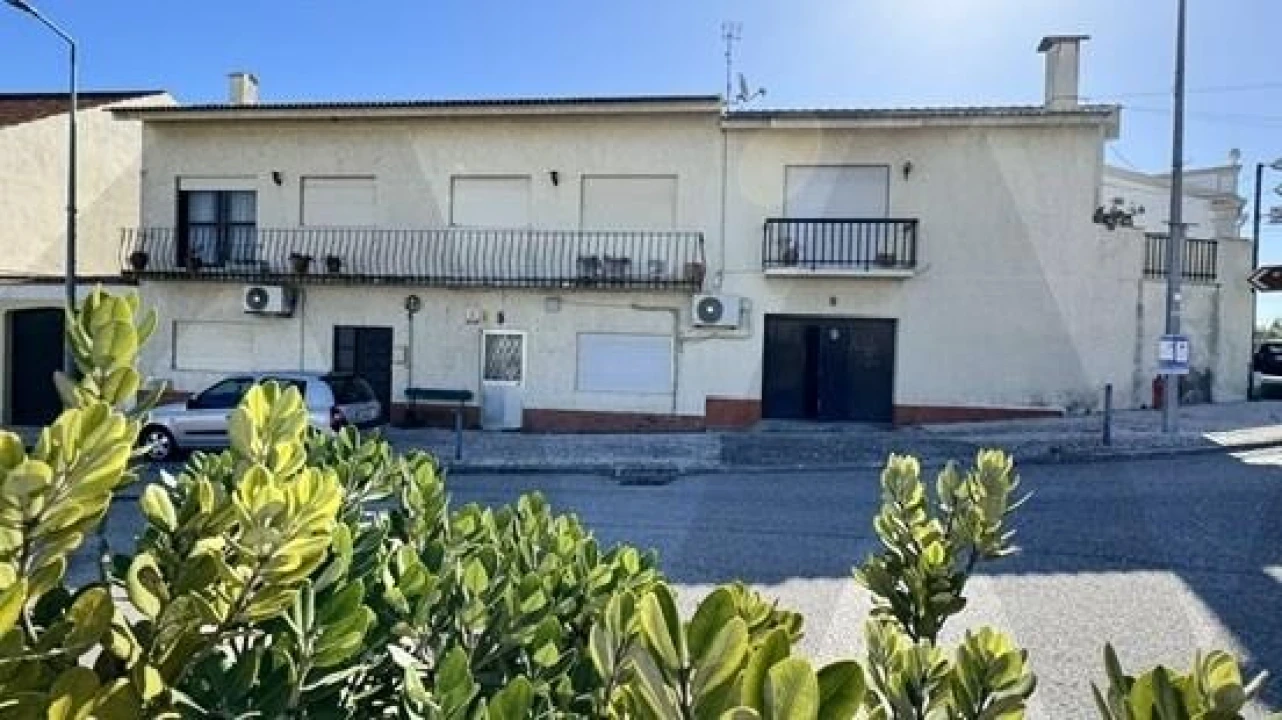 Prédio para Venda em Lavos Foto 22