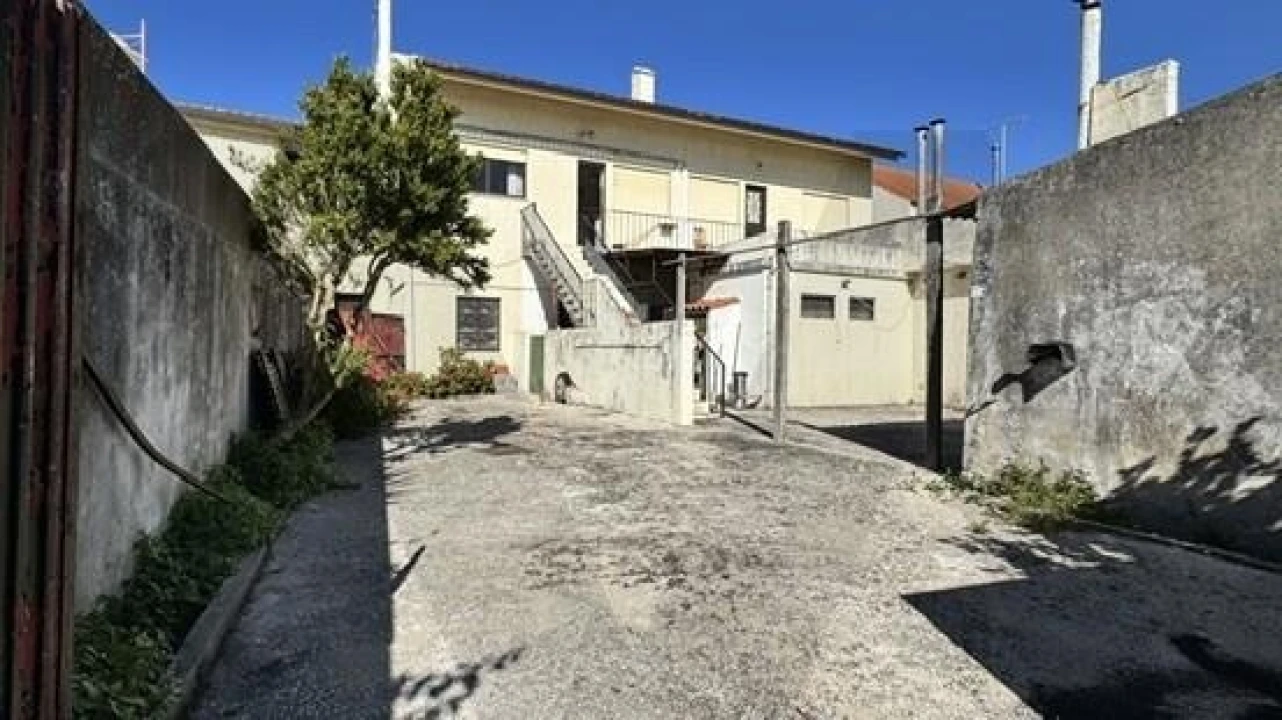 Prédio para Venda em Lavos Foto 23