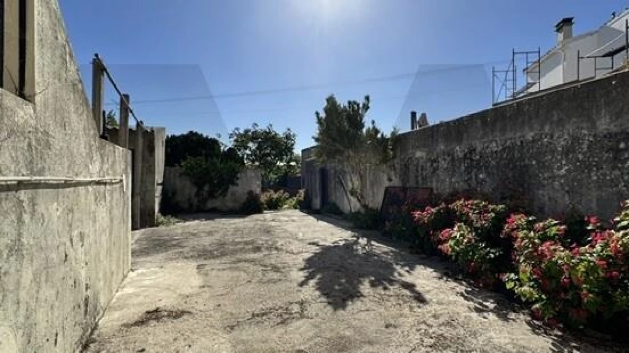 Prédio para Venda em Lavos Foto 32