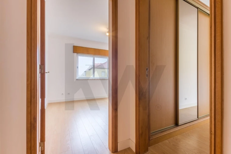 Apartamento T2 para Arrendamento em São Domingos de Rana Foto 7