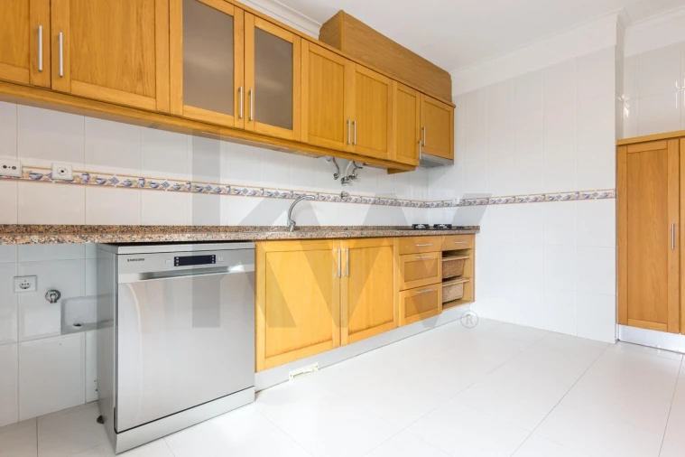 Apartamento T2 para Arrendamento em São Domingos de Rana Foto 20