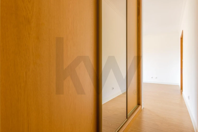 Apartamento T2 para Arrendamento em São Domingos de Rana Foto 15