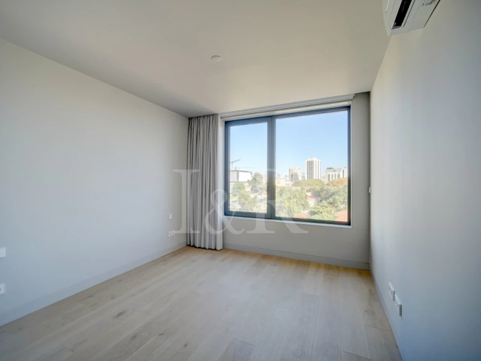Apartamento T1 para Venda em Avenidas Novas Foto 7