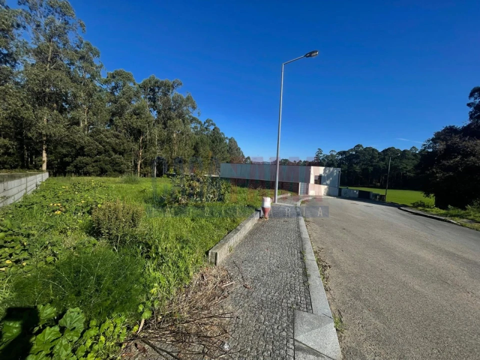 Terreno para Venda em Laundos Foto 1