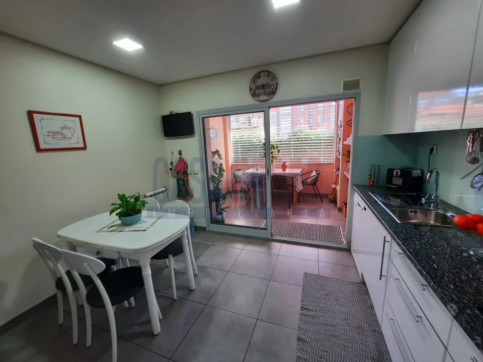 Moradia T3 para Venda em Antas e Abade de Vermoim Foto 4