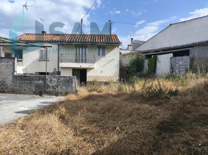 Moradia T3 para Venda em Aguiar da Beira e Coruche Foto 1