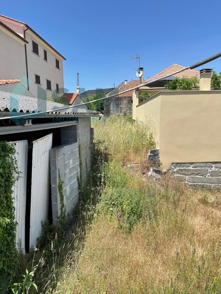 Moradia T3 para Venda em Aguiar da Beira e Coruche Foto 24