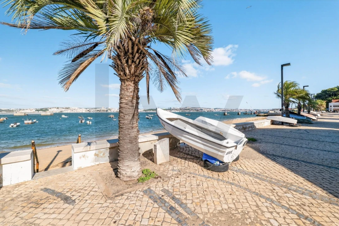 Apartamento T2 para Venda em Caparica e Trafaria Foto 6