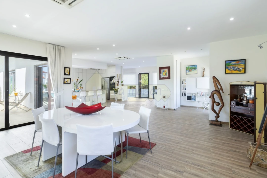 Moradia T3 para Venda em Quelfes Foto 31