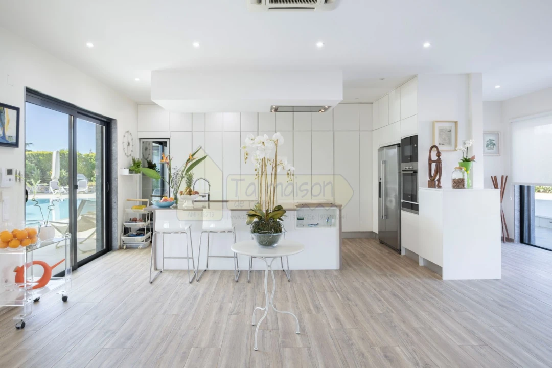 Moradia T3 para Venda em Quelfes Foto 32