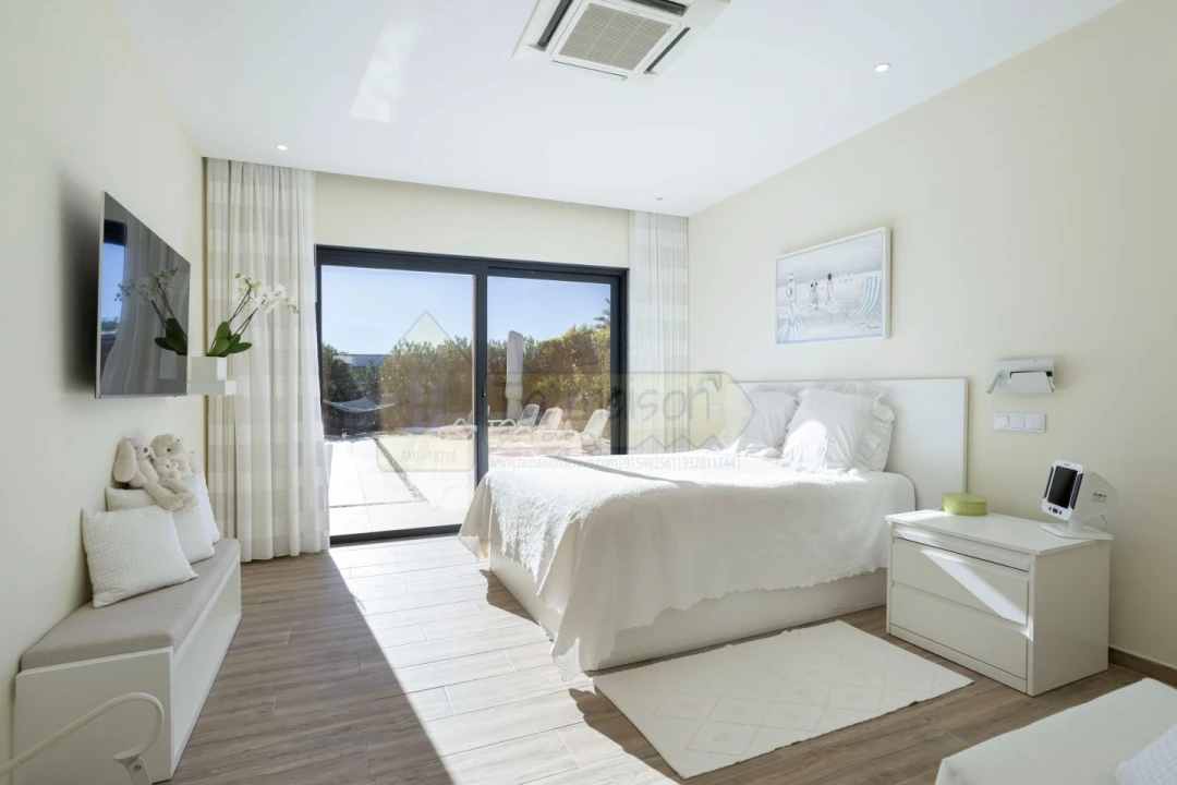 Moradia T3 para Venda em Quelfes Foto 38