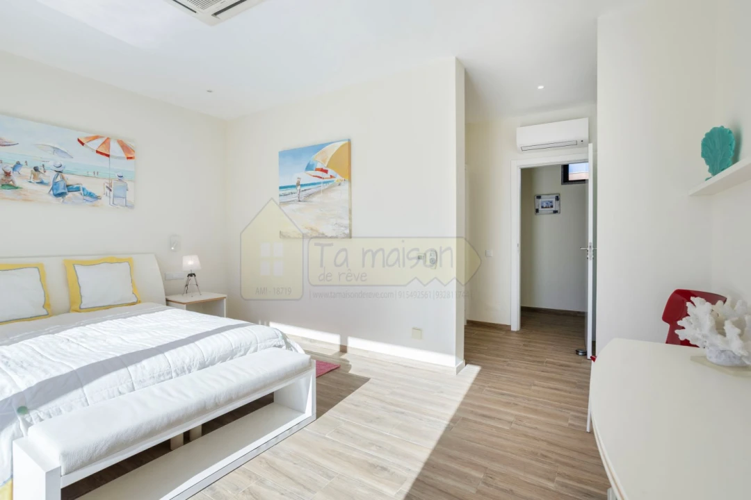 Moradia T3 para Venda em Quelfes Foto 44