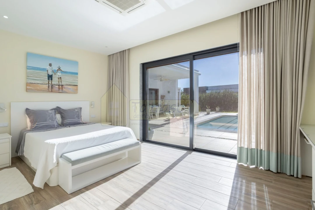 Moradia T3 para Venda em Quelfes Foto 46