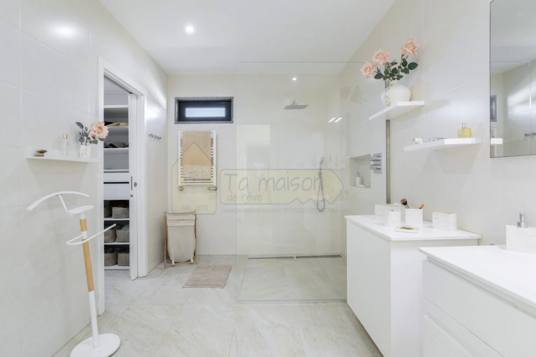 Moradia T3 para Venda em Quelfes Foto 50