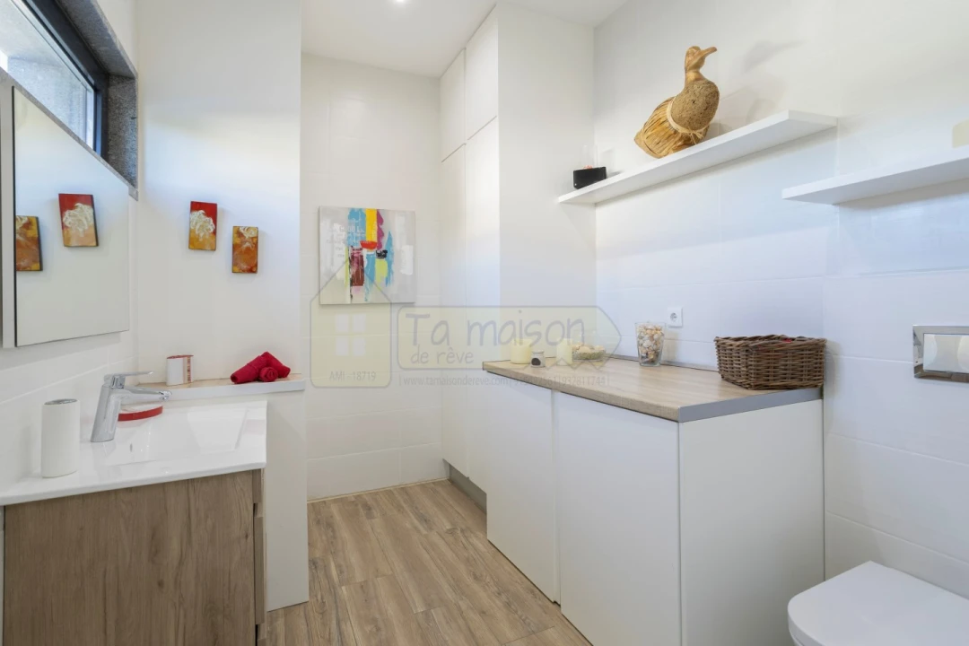 Moradia T3 para Venda em Quelfes Foto 53