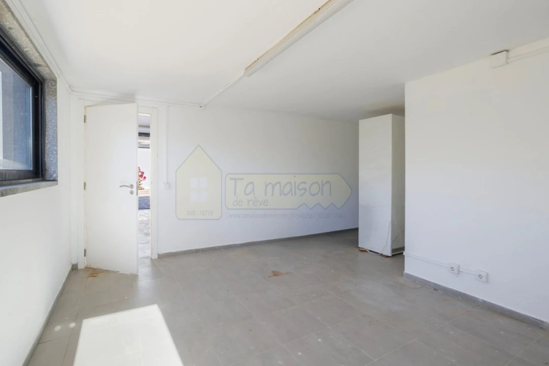 Moradia T3 para Venda em Quelfes Foto 55