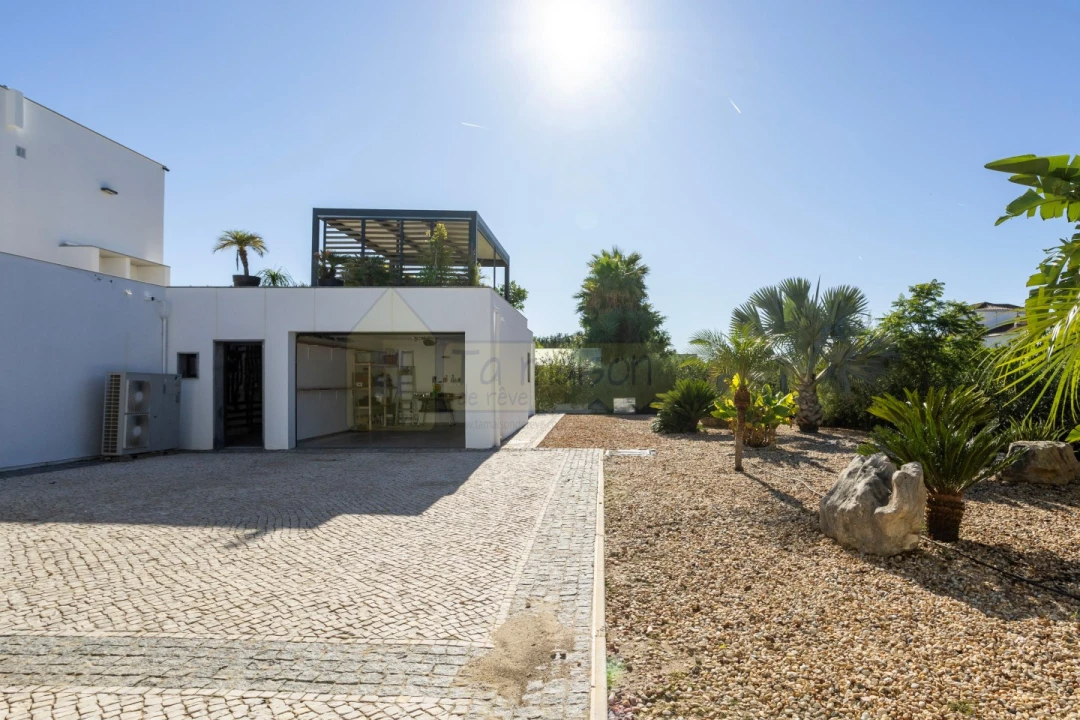 Moradia T3 para Venda em Quelfes Foto 59