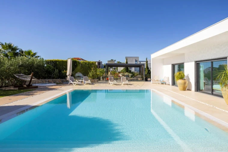 Moradia T3 para Venda em Quelfes Foto 1