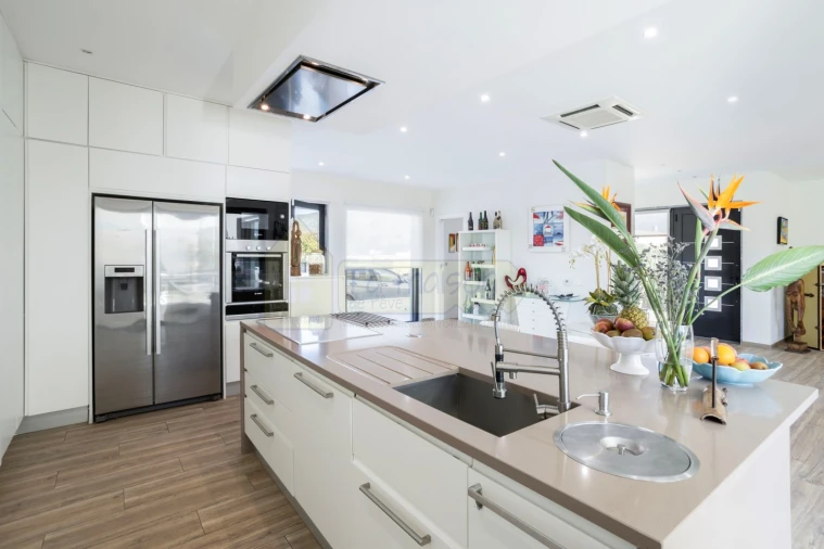 Moradia T3 para Venda em Quelfes Foto 35