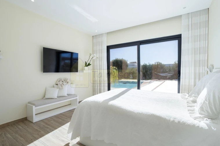 Moradia T3 para Venda em Quelfes Foto 39