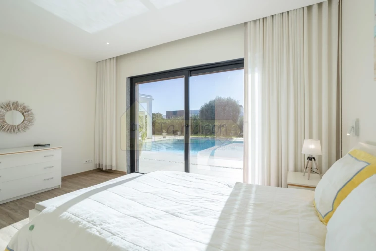 Moradia T3 para Venda em Quelfes Foto 42