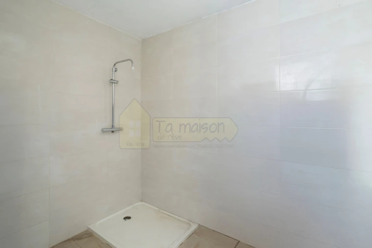 Moradia T3 para Venda em Quelfes Foto 56