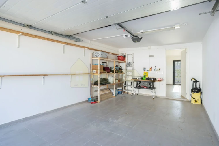 Moradia T3 para Venda em Quelfes Foto 58