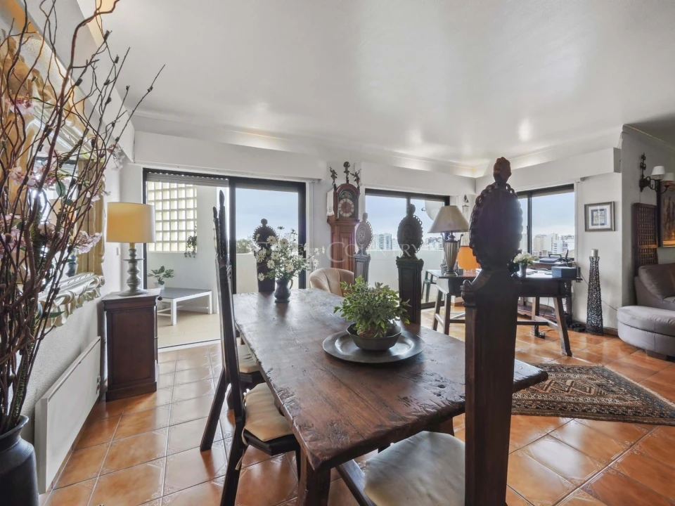 Apartamento T3 para Venda em Portimão Foto 2