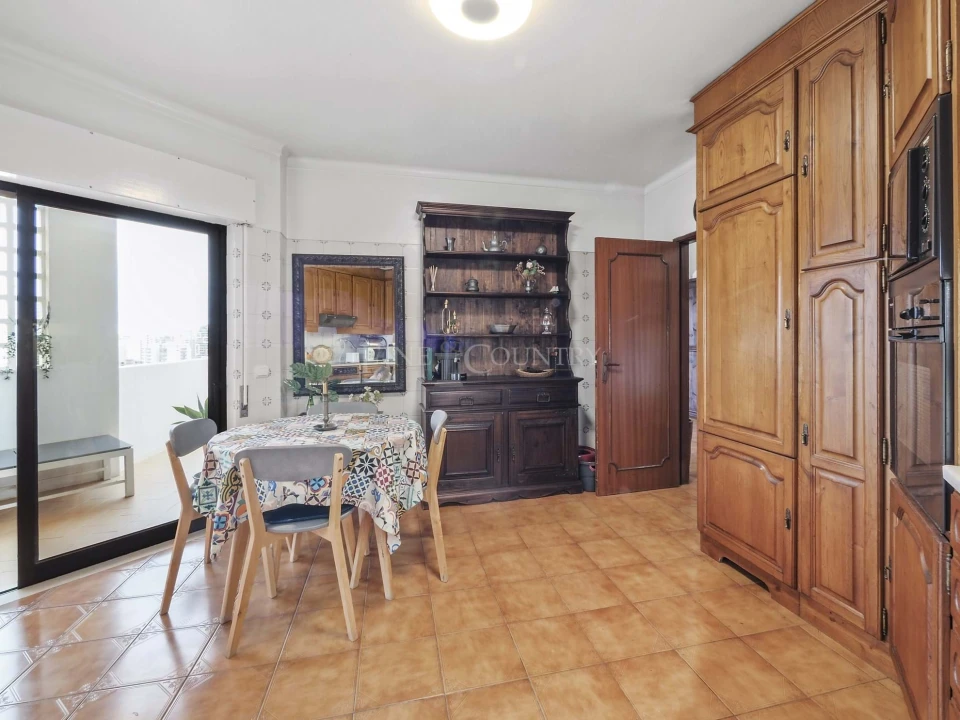 Apartamento T3 para Venda em Portimão Foto 11