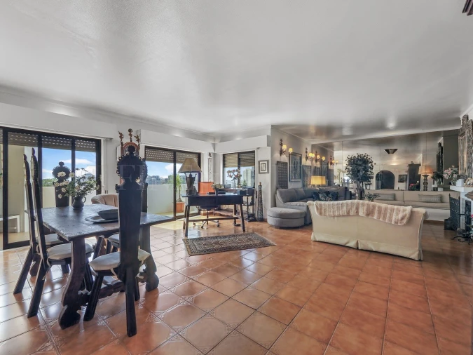 Apartamento T3 para Venda em Portimão Foto 3