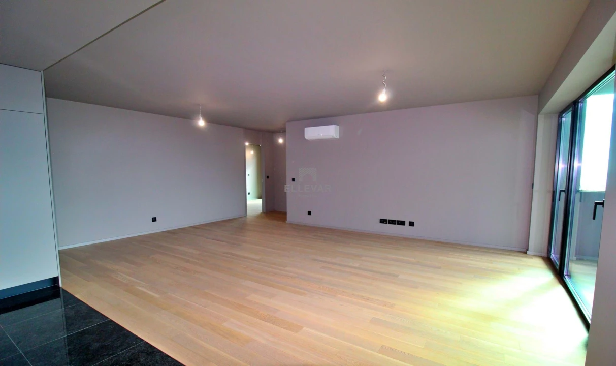 Apartamento T2 para Venda em São Martinho Foto 5