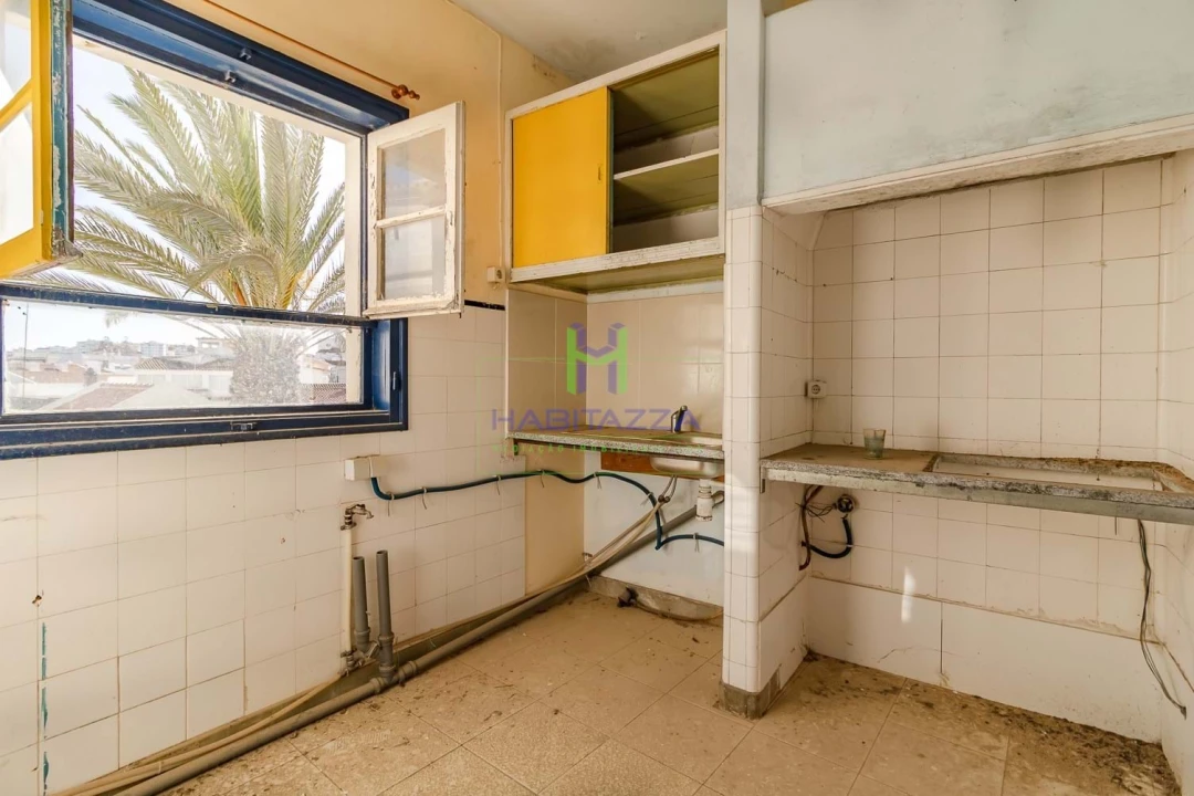 Moradia T6 para Venda em Lagos (São Sebastião e Santa Maria) Foto 43