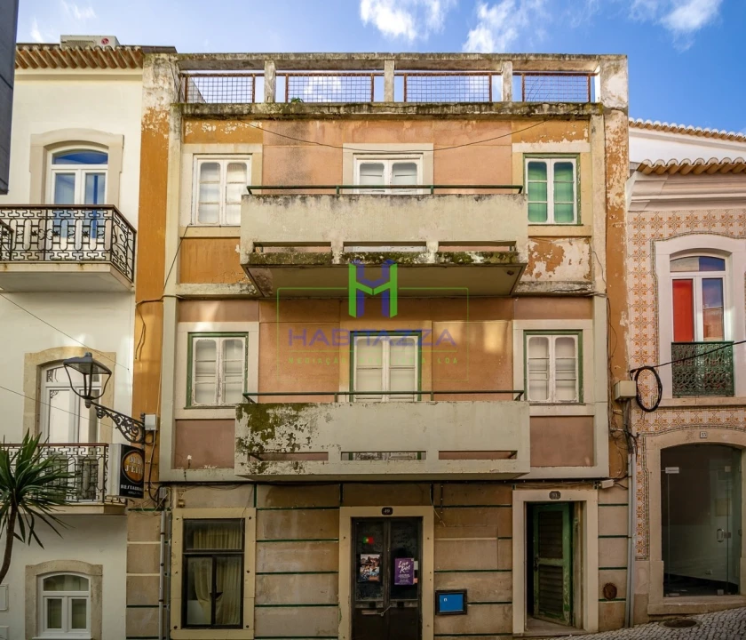 Moradia T6 para Venda em Lagos (São Sebastião e Santa Maria) Foto 1