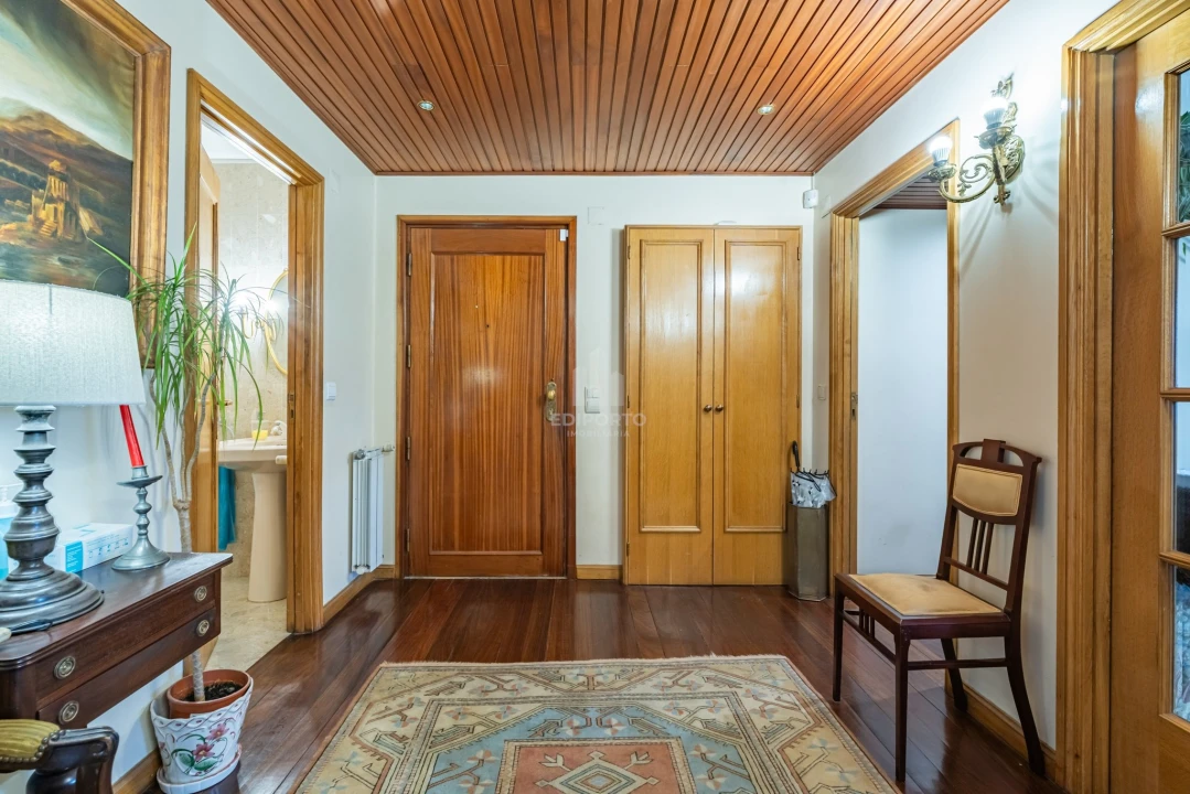 Apartamento T4 para Venda em Santa Marinha e São Pedro da Afurada Foto 1