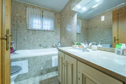 Apartamento T4 para Venda em Santa Marinha e São Pedro da Afurada