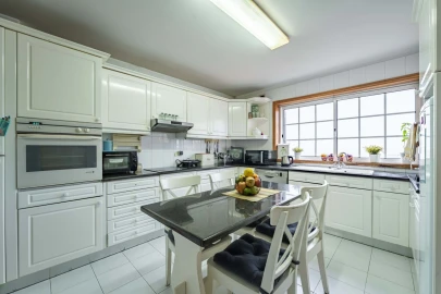 Apartamento T4 para Venda em Santa Marinha e São Pedro da Afurada