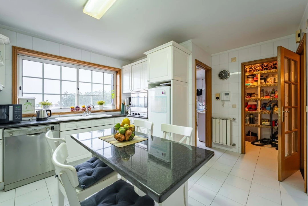 Apartamento T4 para Venda em Santa Marinha e São Pedro da Afurada Foto 11