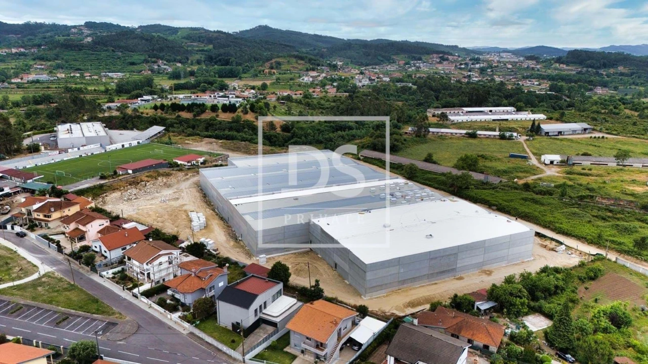 Armazém para Arrendamento em Briteiros Santo Estêvão e Donim Foto 1