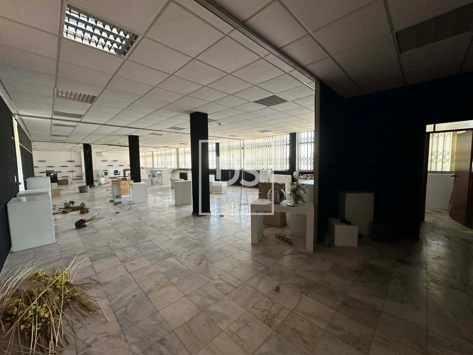 Armazém para Venda em Grijo Foto 4