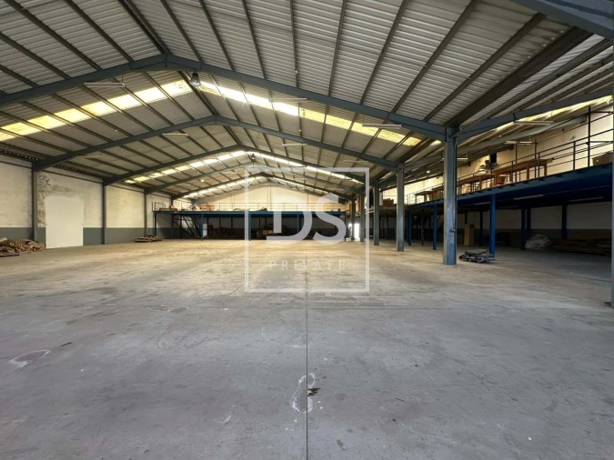 Armazém para Venda em Grijo Foto 8