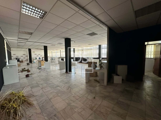 Armazém para Venda em Grijo Foto 4