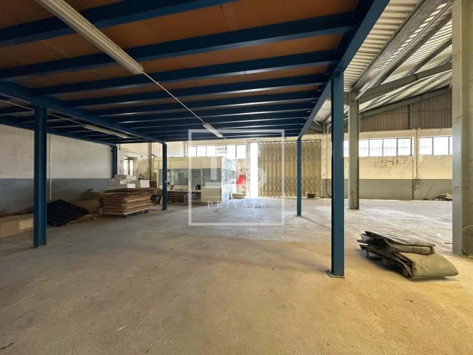 Armazém para Venda em Grijo Foto 6