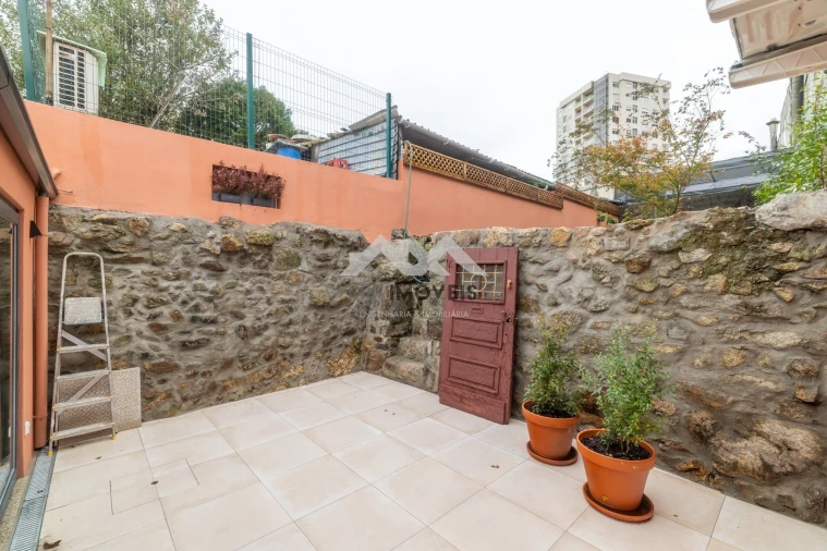 Moradia T2 para Venda em Campanhã Foto 4