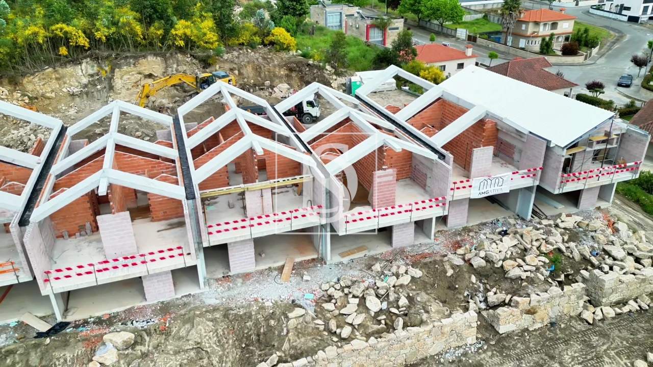 Moradia T3 para Venda em Abragão Foto 27